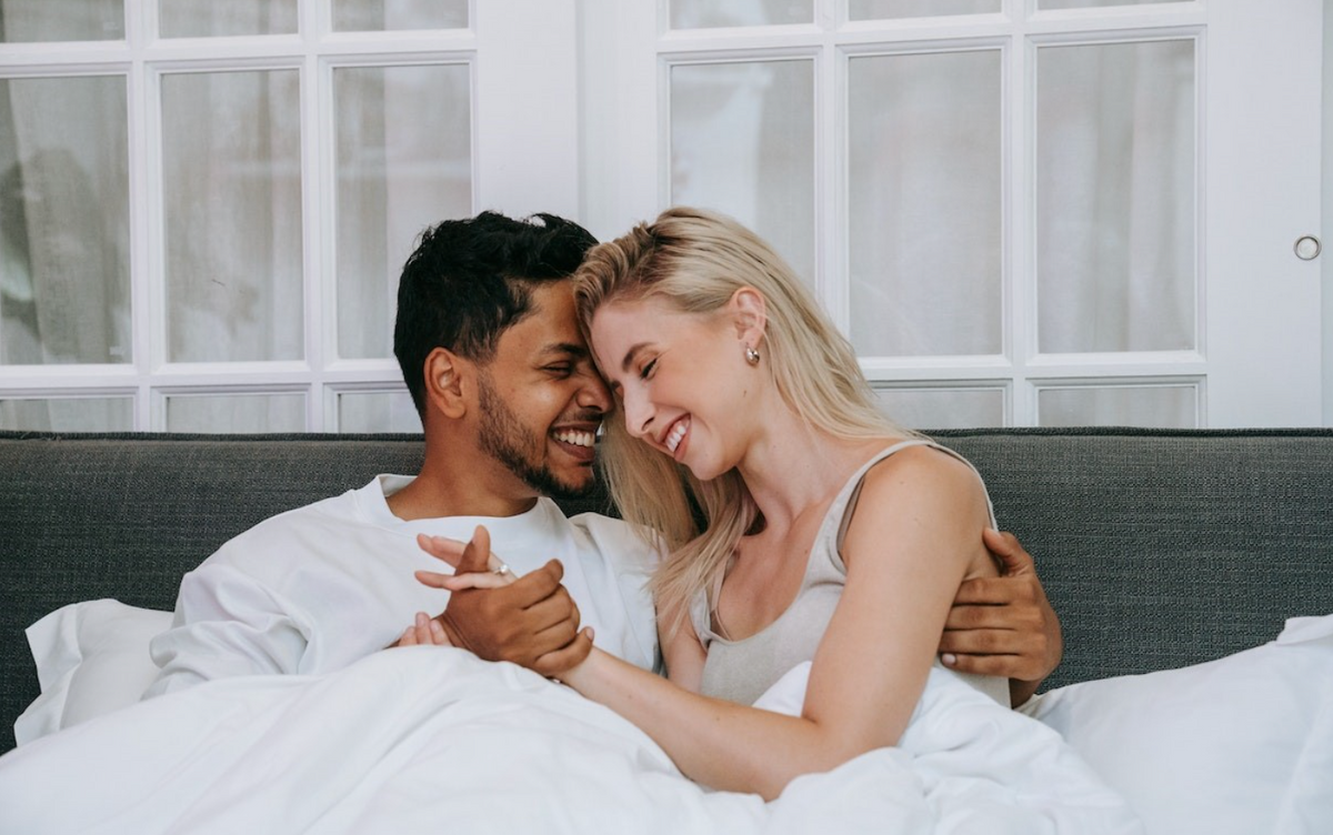 A Guide to Understanding and Enjoying Praise Kink – MysteryVibe